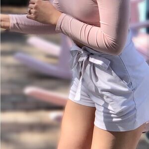 Cute strap-tie white Shorts